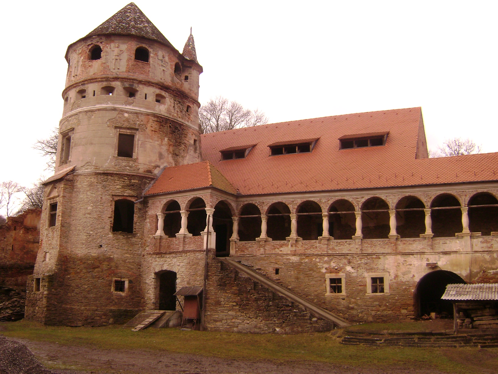 castelul-bethlen-cris-vizitare Castelul Bethlen din Criș, obiectiv turistic din comuna Daneș